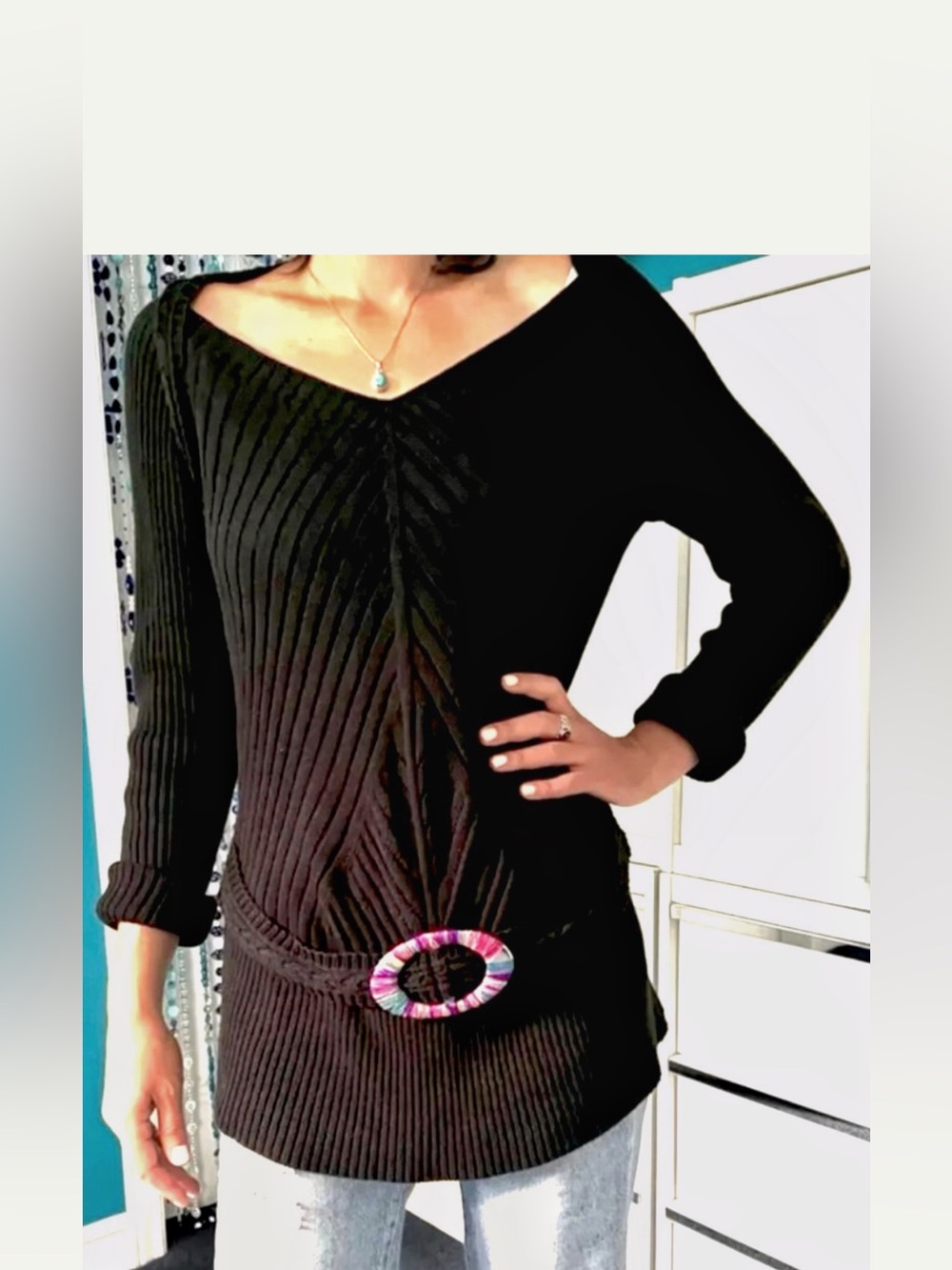 Long black rib-knitted sweater w/integrated belt & its multicoloured buckle